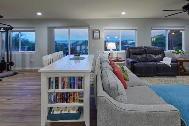 Listing Image for 440 N Wakea Ave 7 of 45