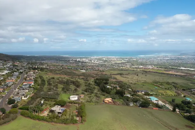 Listing Image for 440 W Waiko Rd 10 of 37