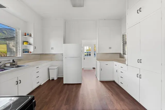 Listing Image for 440 W Waiko Rd 16 of 37