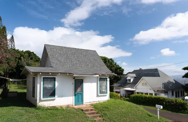Listing Image for 440 W Waiko Rd 3 of 37