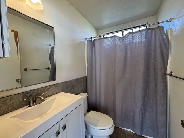 Listing Image for 58 A & B E Welakahao Rd 11 of 23