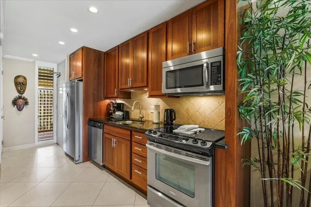 Listing Image for 2661 Kekaa Dr J-211 6 of 47