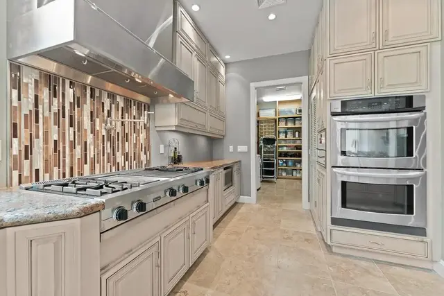 Listing Image for 263 Kamalei Cir 10 of 50