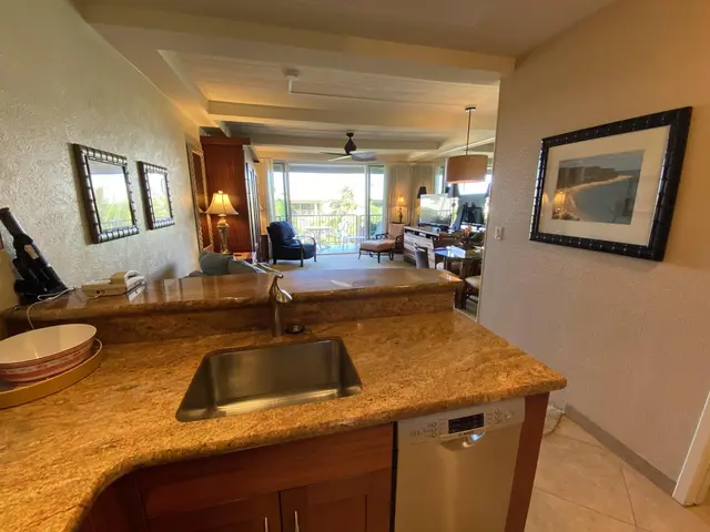 Listing Image for 2481 Kaanapali Pkwy 614u 13 of 27