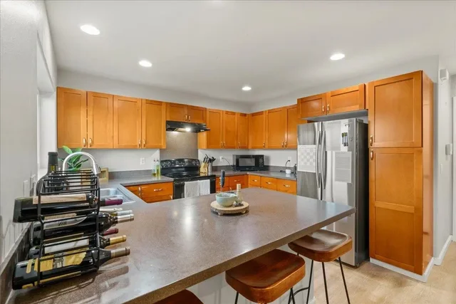 Listing Image for 95 Meheu Cir 8 of 23