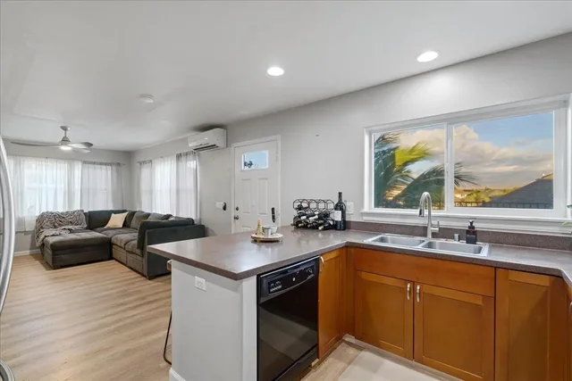 Listing Image for 95 Meheu Cir 9 of 23