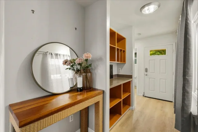 Listing Image for 95 Meheu Cir 3 of 23