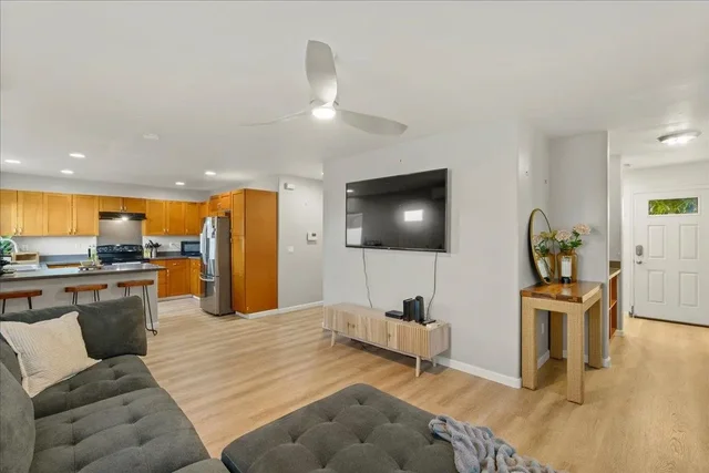 Listing Image for 95 Meheu Cir 4 of 23