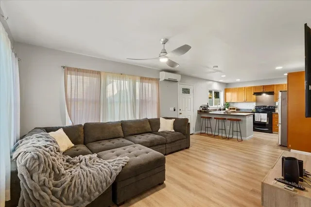 Listing Image for 95 Meheu Cir 6 of 23