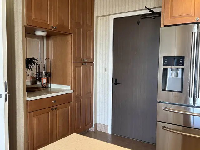 Listing Image for 2481 Kaanapali Pkwy 1219/b 14 of 17