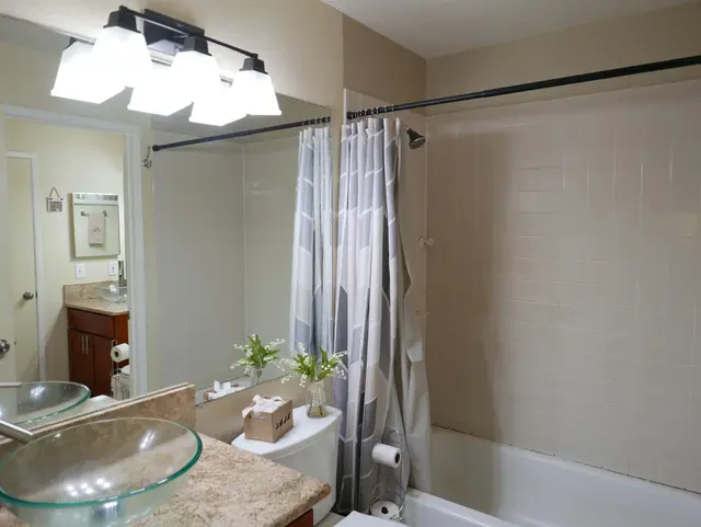 Listing Image for 140 Uwapo Rd 38-203 13 of 24
