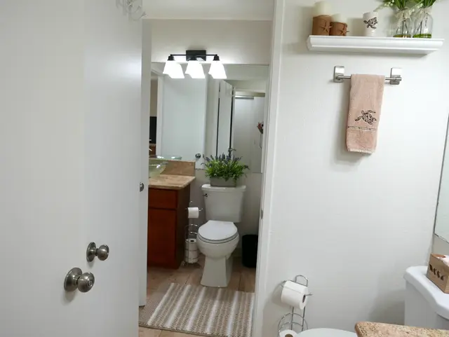 Listing Image for 140 Uwapo Rd 38-203 16 of 24