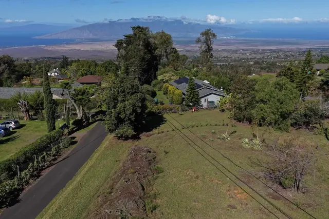 Listing Image for 1575 Kamehameiki Rd Unit 1 34 of 39