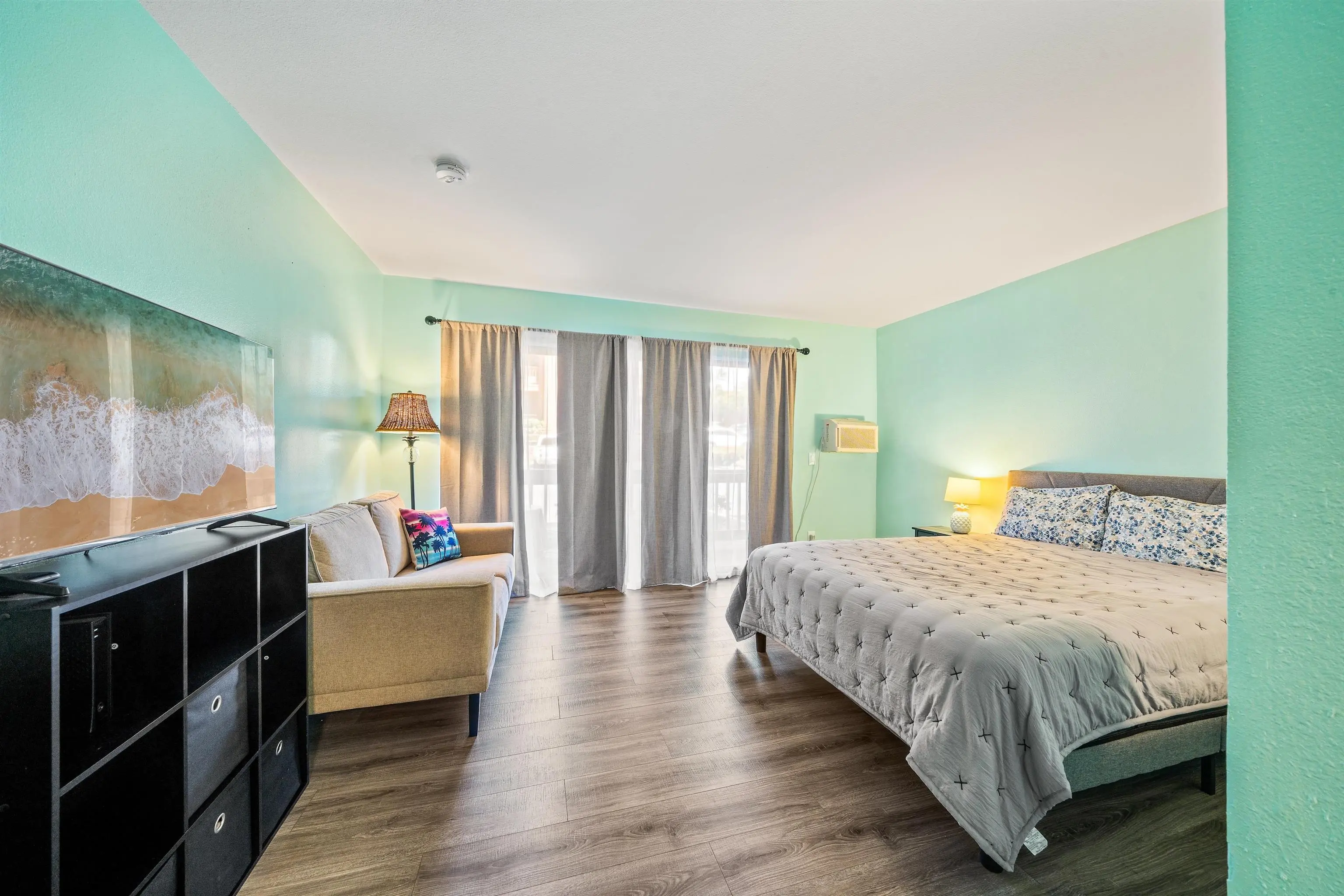 Photo of Listing #405616