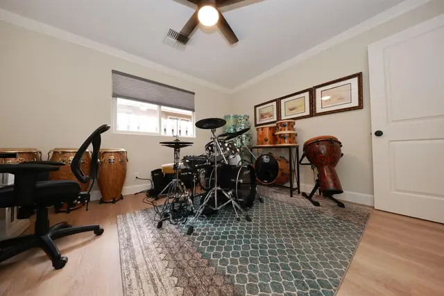 Listing Image for 12 Orchid Pl 174 11 of 50