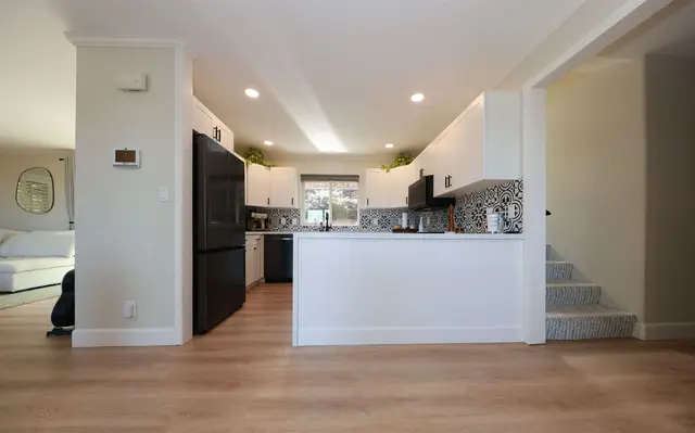 Listing Image for 12 Orchid Pl 174 20 of 50