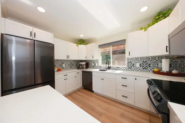 Listing Image for 12 Orchid Pl 174 4 of 50