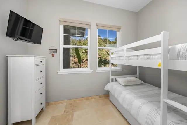 Listing Image for 3535 Akala Dr Unit A 38 of 50