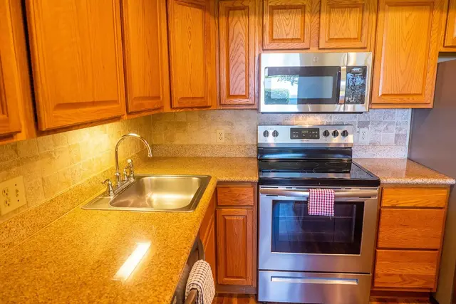 Listing Image for 5295 Lower Honoapiilani Rd A-25 14 of 36
