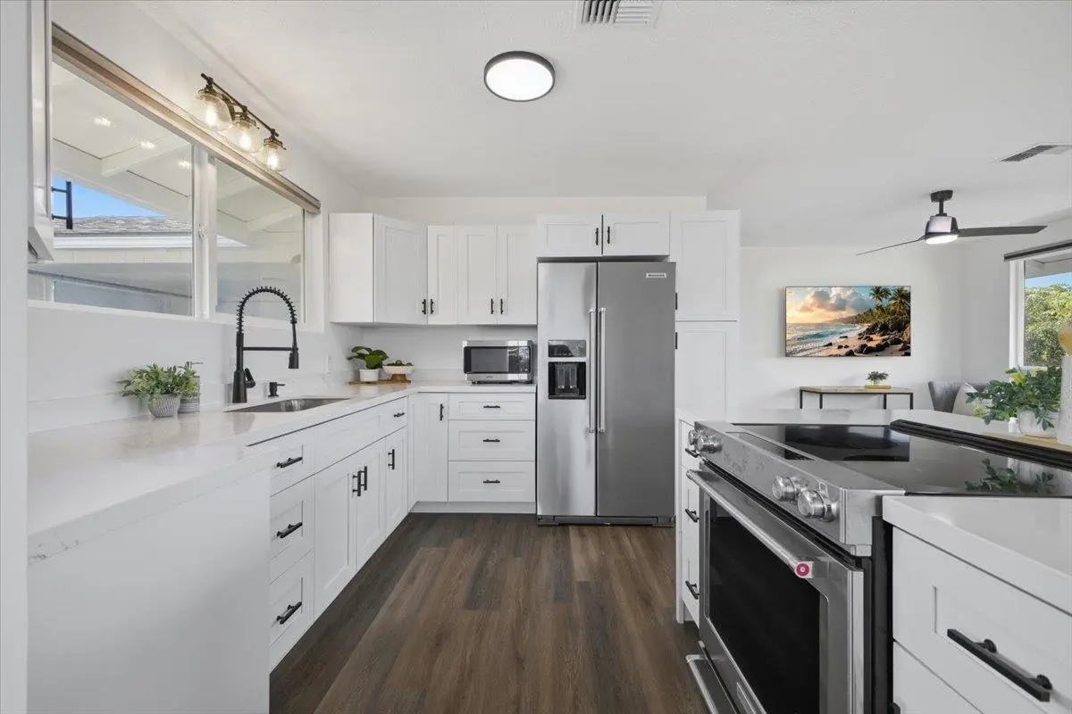 Photo of Listing #409078