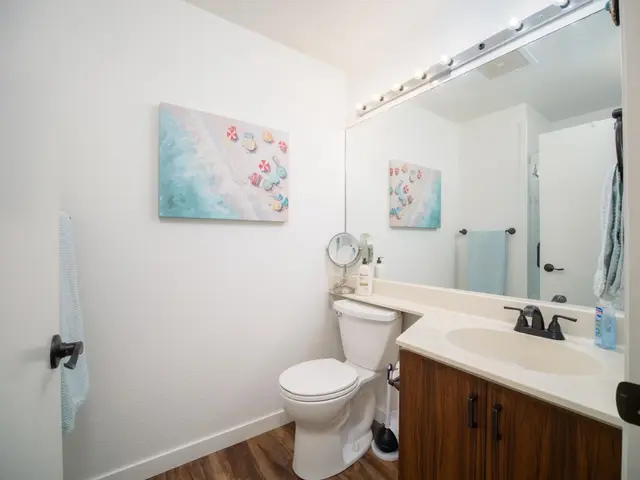 Listing Image for 140 Uwapo Rd 33-202 11 of 24