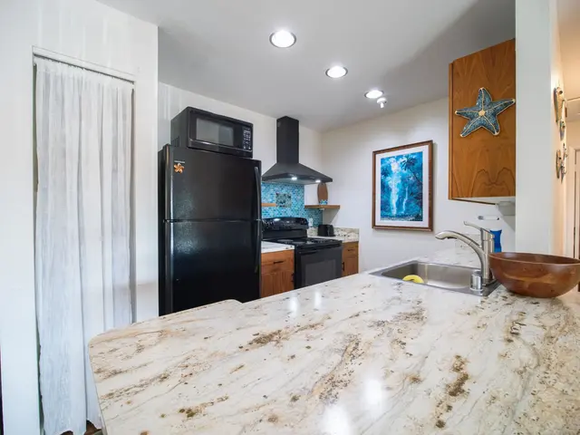 Listing Image for 140 Uwapo Rd 33-202 5 of 24