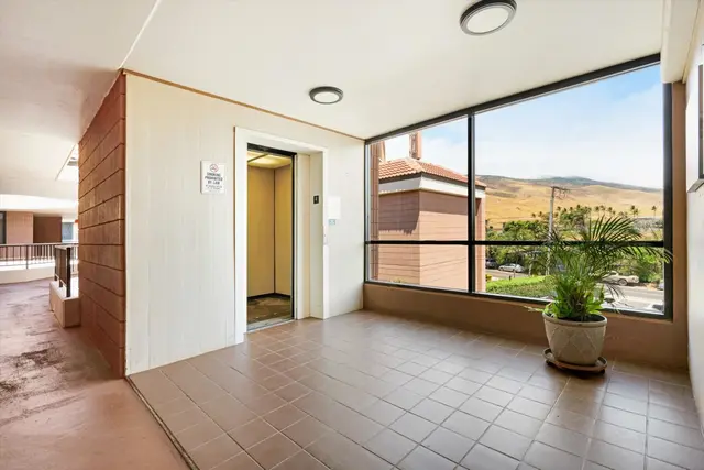 Listing Image for 30 Hauoli St 411 20 of 40