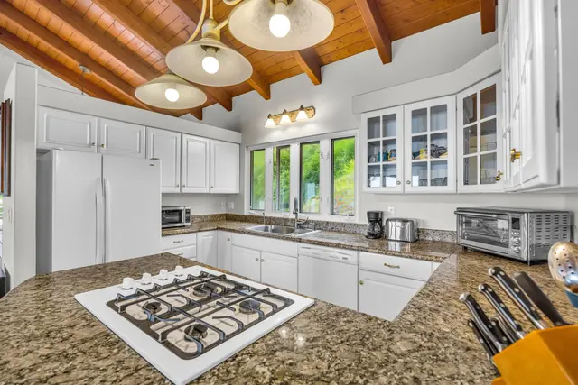 Listing Image for 1587 Polipoli Rd 18 of 41