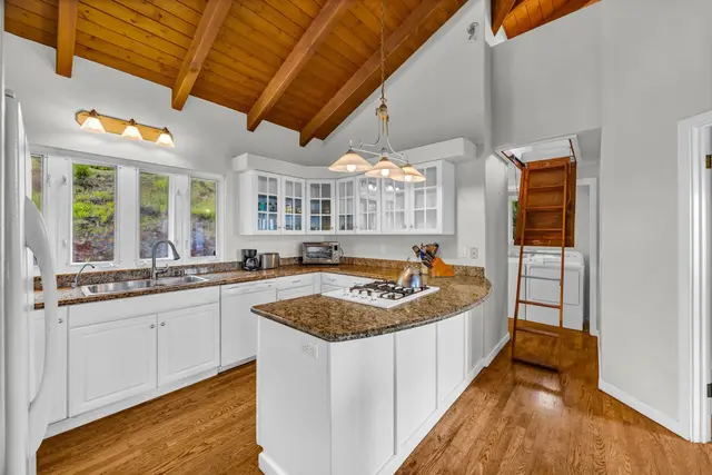 Listing Image for 1587 Polipoli Rd 30 of 41