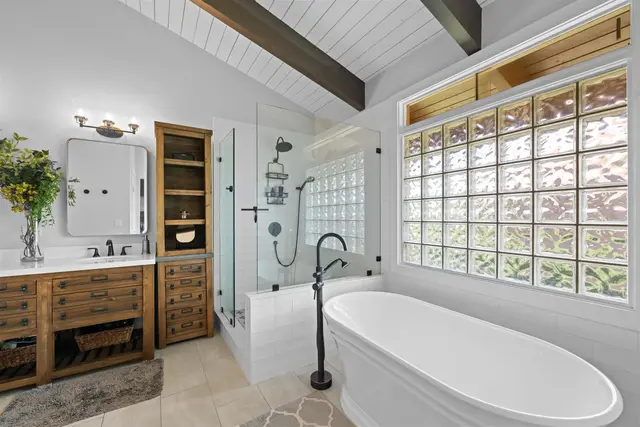 Listing Image for 18 Pihaa St 20 of 45