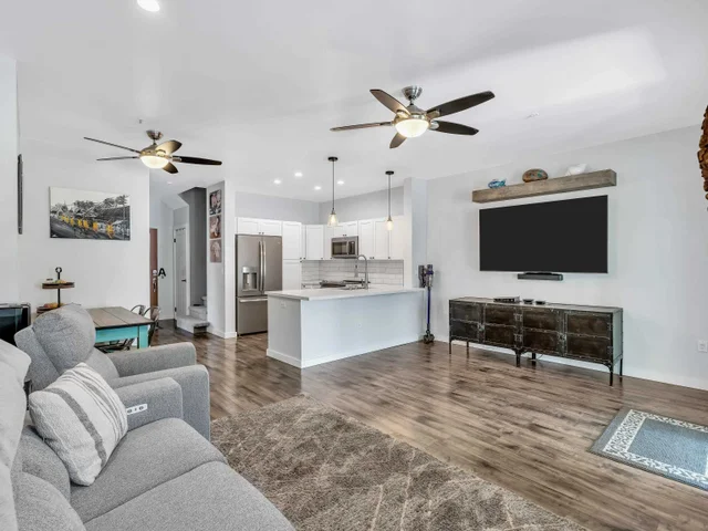 Listing Image for 45 E Kuu Aku Ln 312 5 of 30