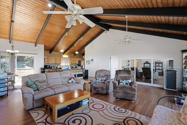 Listing Image for 22 Malia Iokepa Pl 25 of 50