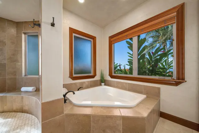 Listing Image for 51 Awaiku St A 17 of 39