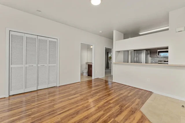 Listing Image for 212 Hooulu Ln 401 10 of 50