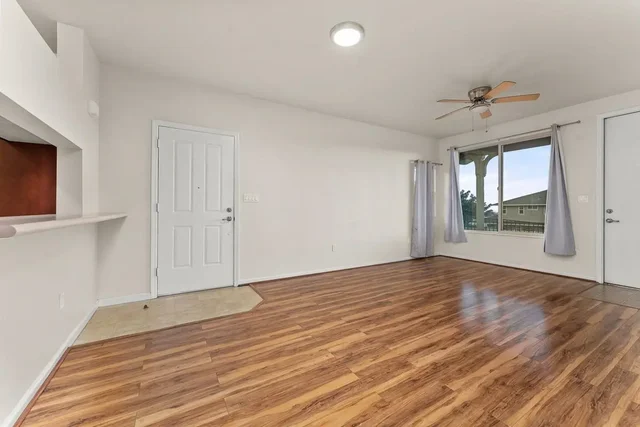 Listing Image for 212 Hooulu Ln 401 18 of 50