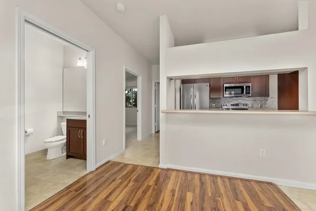 Listing Image for 212 Hooulu Ln 401 20 of 50