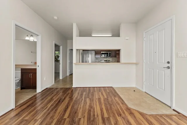 Listing Image for 212 Hooulu Ln 401 21 of 50