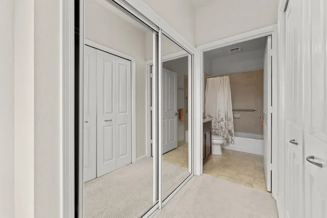 Listing Image for 212 Hooulu Ln 401 29 of 50