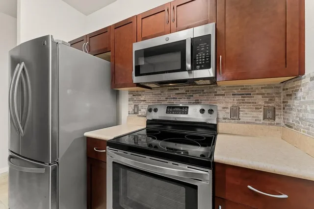 Listing Image for 212 Hooulu Ln 401 37 of 50