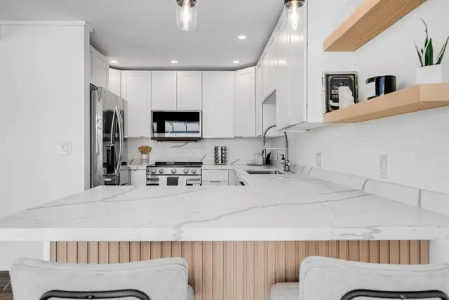 Listing Image for 1669 Hoonanea St 2 of 50