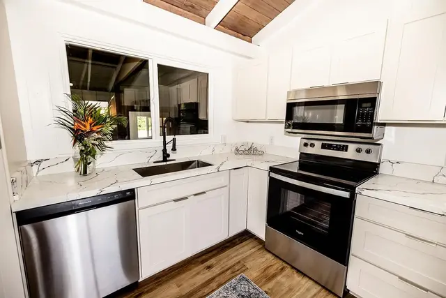 Listing Image for 1706 Haiku Rd A 13 of 34