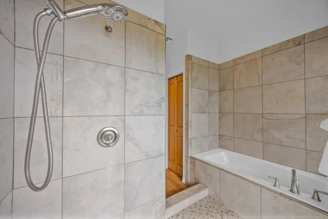 Listing Image for 445 Kaukini Loop 30 of 38