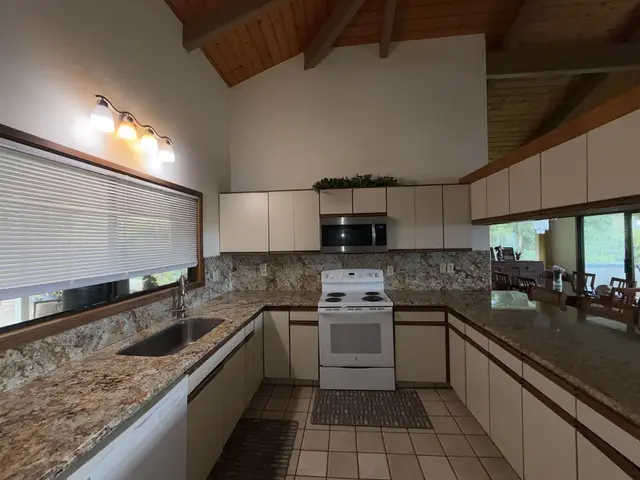 Listing Image for 526 Iiwi Way 15 of 19