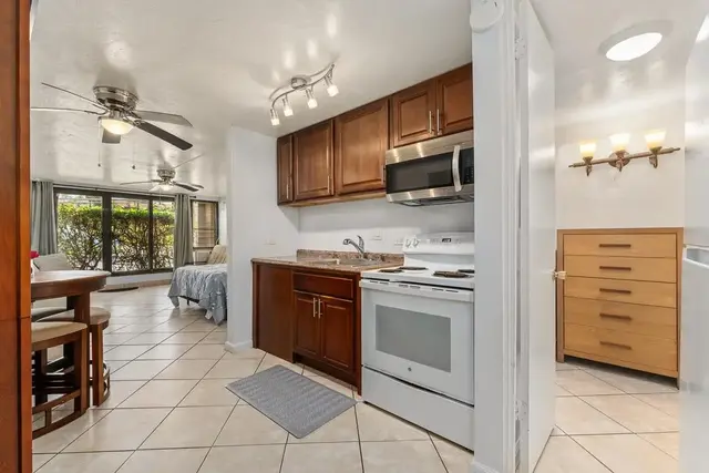 Listing Image for 3785 Lower Honoapiilani Rd 101 10 of 38