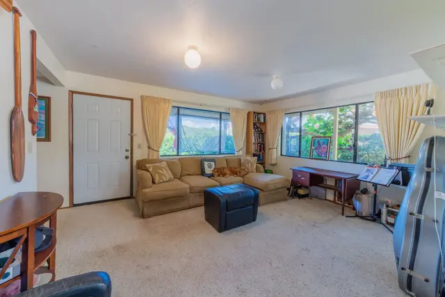 Listing Image for 16 Hooia Pl 13 of 23