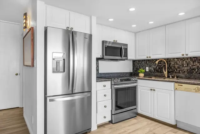 Listing Image for 3543 Lower Honoapiilani Rd F303 5 of 20