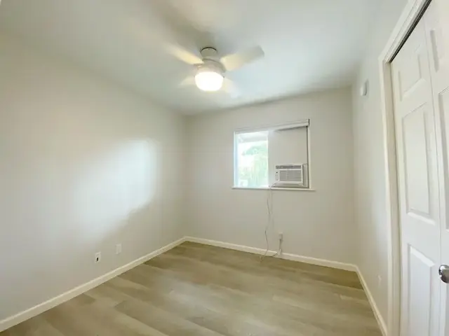 Listing Image for 442 Kenolio Rd A 14 of 34