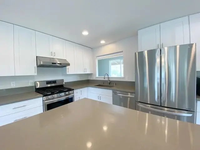 Listing Image for 442 Kenolio Rd A 7 of 34