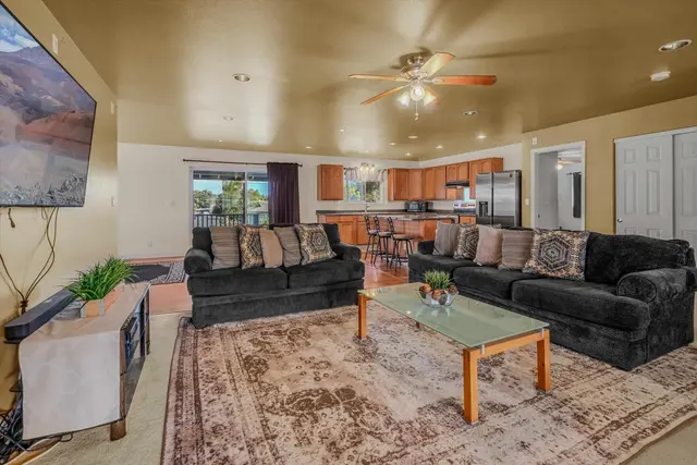 Listing Image for 209 W Kauai St 10 of 29