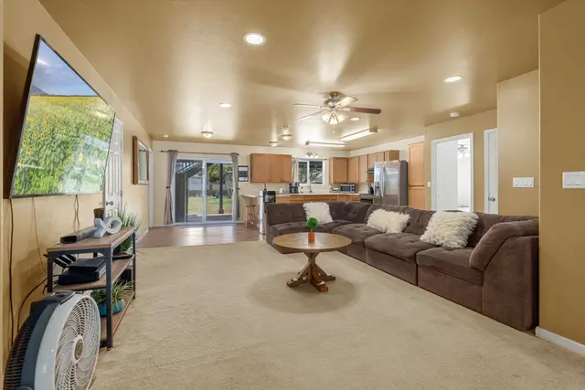 Listing Image for 209 W Kauai St 6 of 29